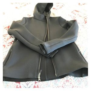 Nike thermal fit black hoodie.